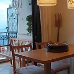 Breathe In - Spacious 3br With View Delphi