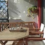 Breathe In - Spacious 3br With View Delphi
