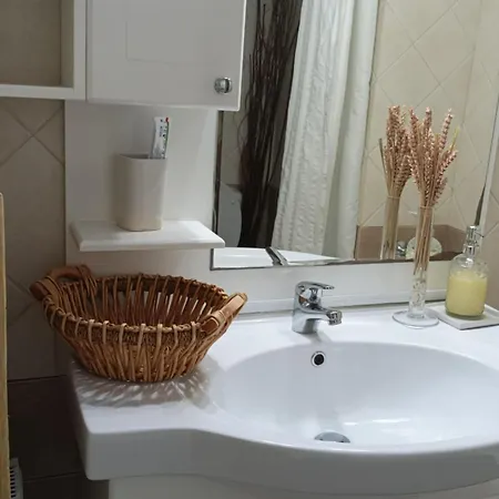 Breathe In - Spacious 3br With View Apartment *