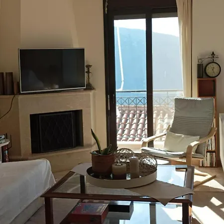Breathe In Delphi - 3Br, Mountain & Sea View Apartment Delphi