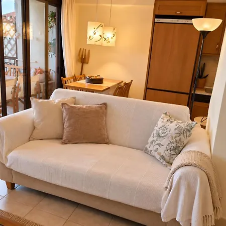 Breathe In - 3br, Mountain & Sea View Apartment