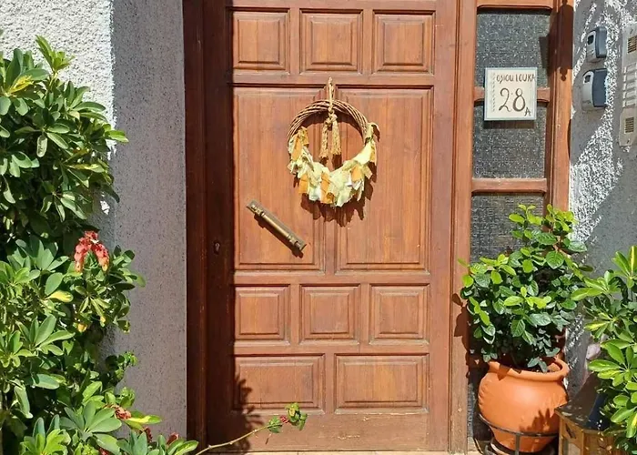 Breathe In - Spacious 3br With View * Delphi