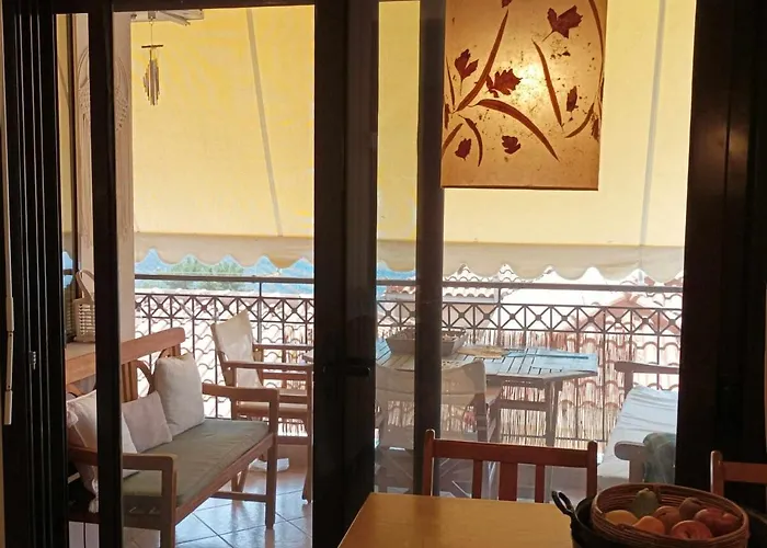 Breathe In - Spacious 3br With View * Delphi